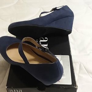 A.n.a 8.5 blue wedge shoes shoes